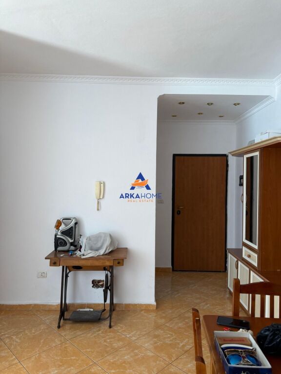 SHITET APARTAMENT 1+1+BALLKON "UNAZA E RE, ASTIR" 110.000 EURO