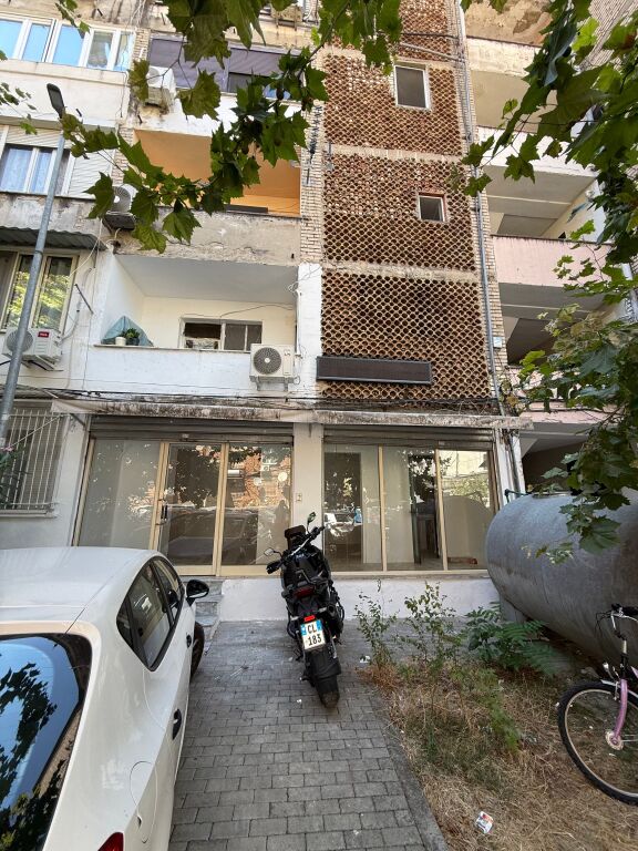 NEGOZIO+MONOLOCALE IN VENDITA