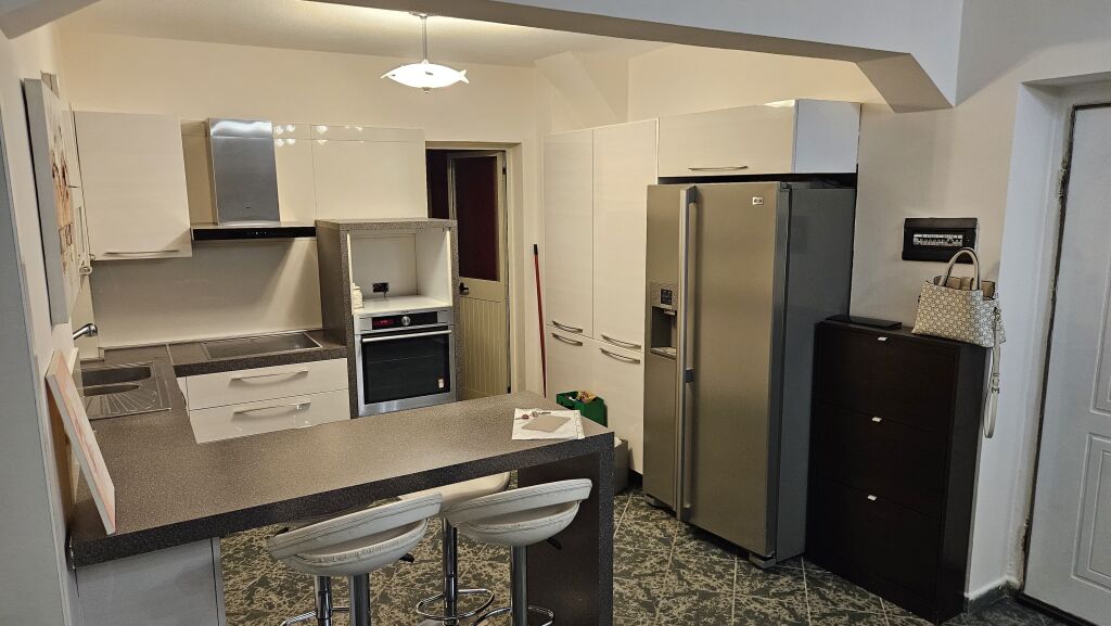Apartament 2+1 per qera 21 Dhjetori  !