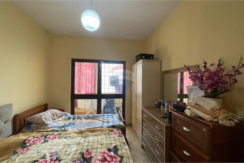 Shitet Apartament 1+1+Ballkon Rruga Haxhi Hysendalliu