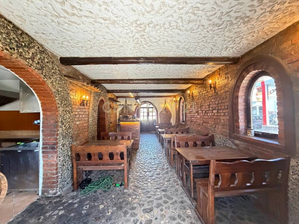 LAPRAKE, BAR-RISTORANTE IN AFFITTO