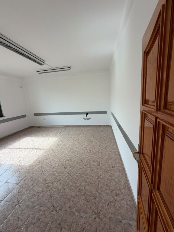 ZYRE ME QERA 200 M2 OXHAKU 200.000 LEKE FH-89509
