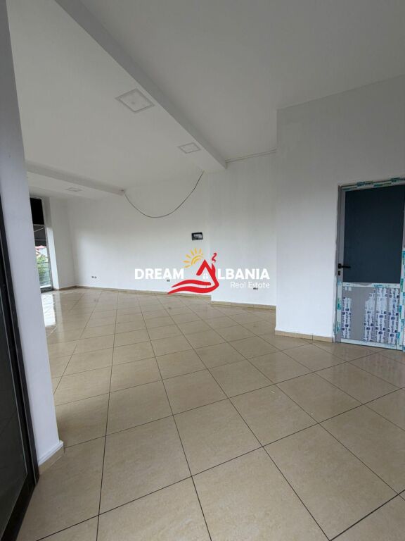 Negozio in vendita in via Kastriotet a Kamëz (ID 4171620)