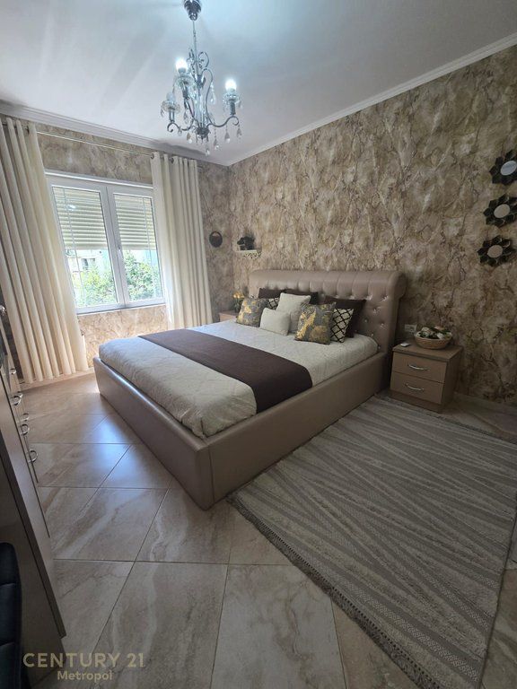 Appartamento moderno 2+1+2 con parcheggio, in affitto vicino al Giardino Botanico 1.100 € /Mese