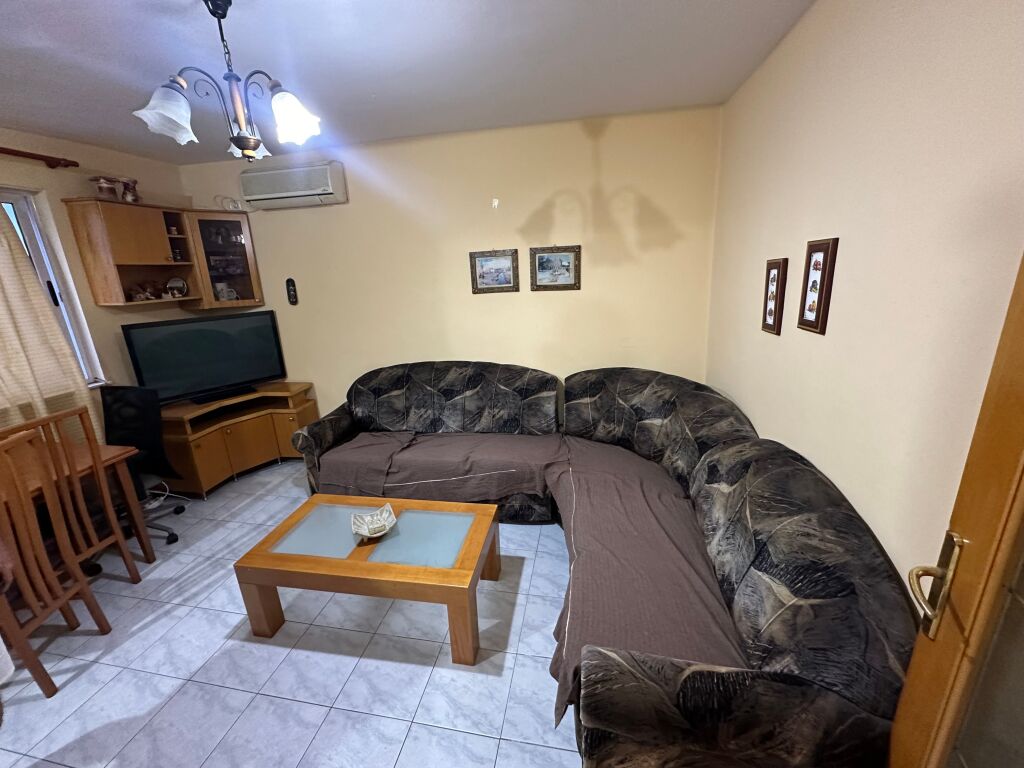 2+1 apartment for rent near Elbasani Road at Mihal Grameno School