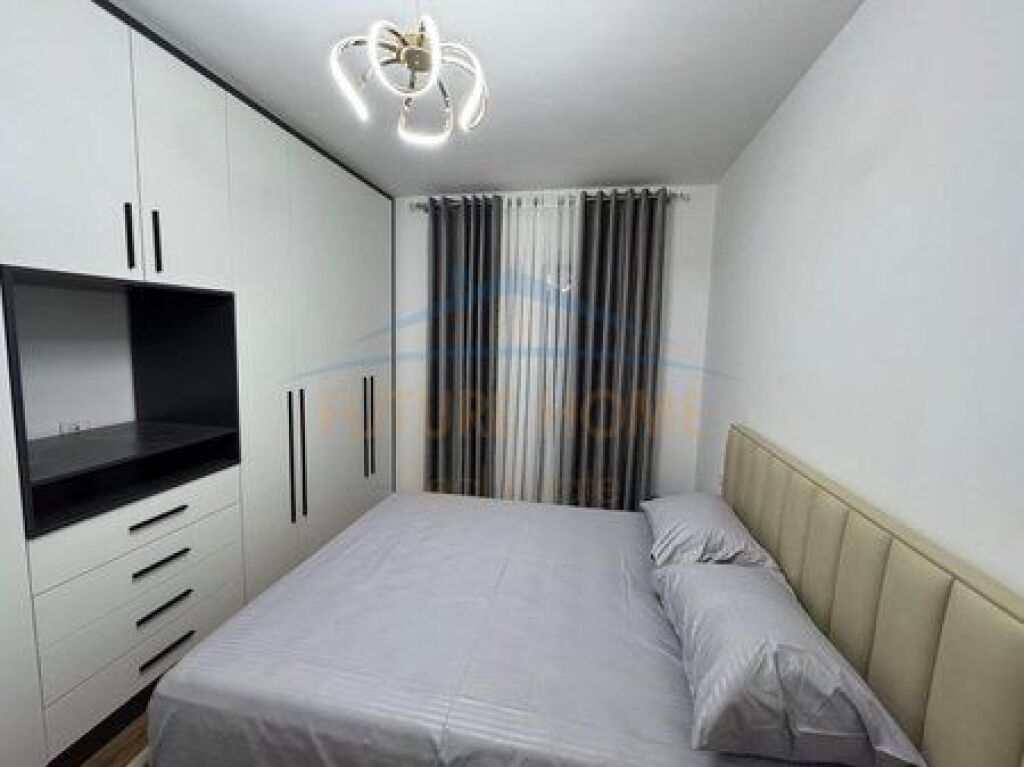 Shitet, Apartament 1+1, Kompleksi E-88, Laprakë