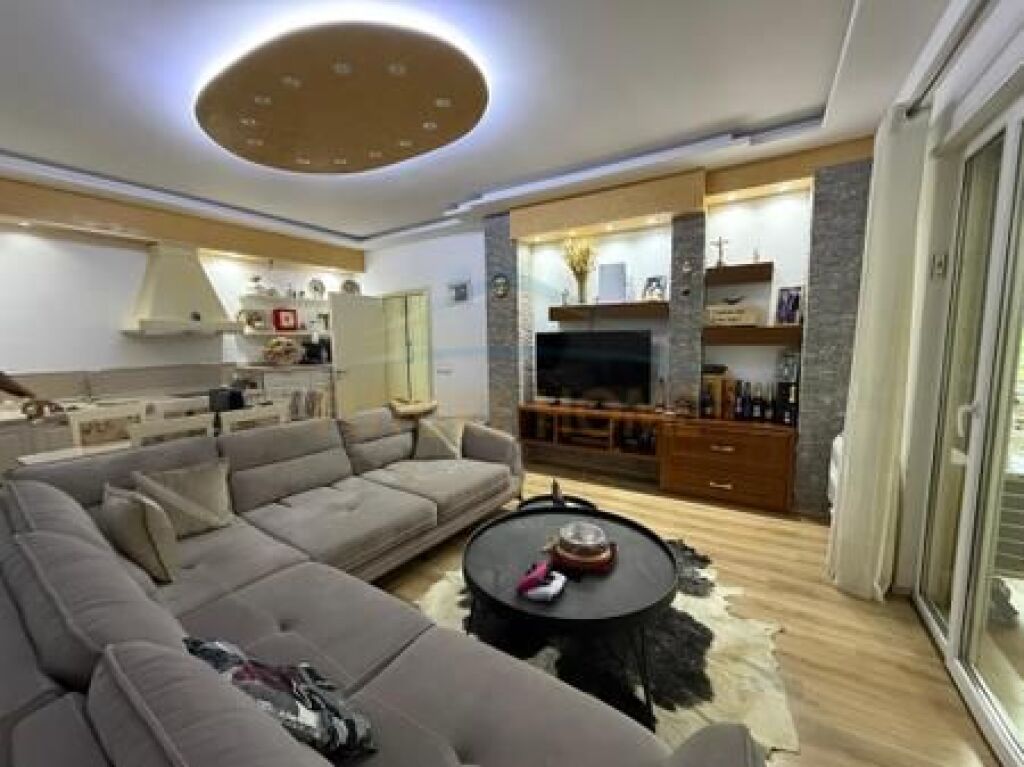 In vendita, Appartamento 2+1+2, Lago Secco, Tirana.