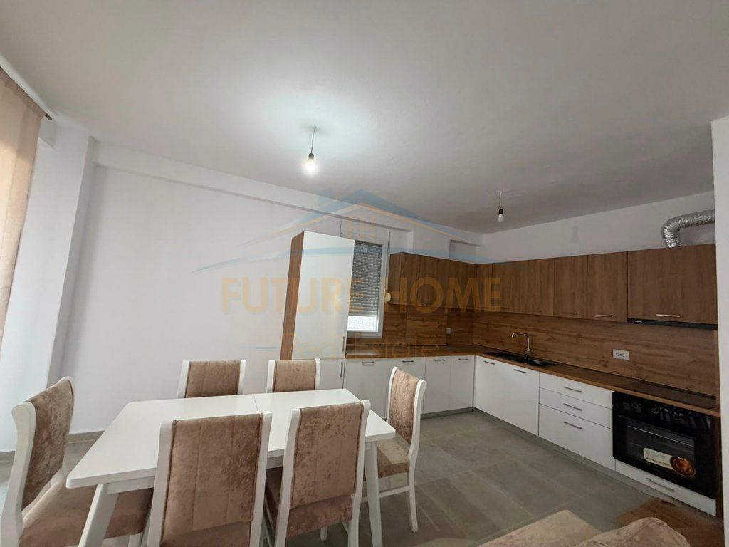 Qera, Apartament 3+1+2 Spitalle, Durres