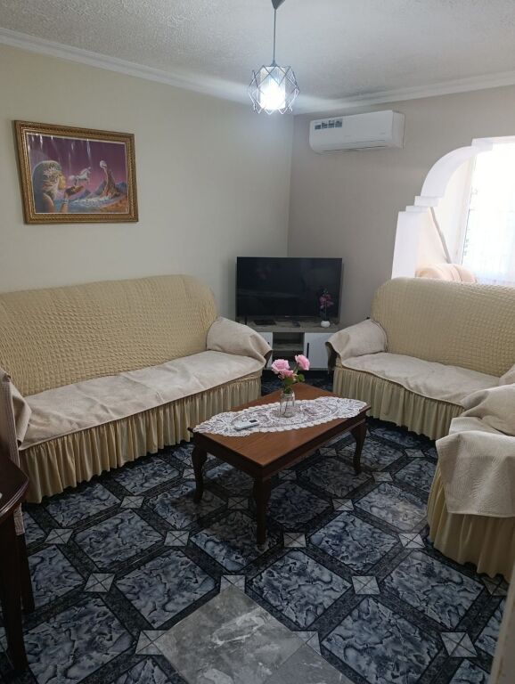 Qera | Apartament 2 + 1 | Shkolla Bashkuar | 420 €/muaj