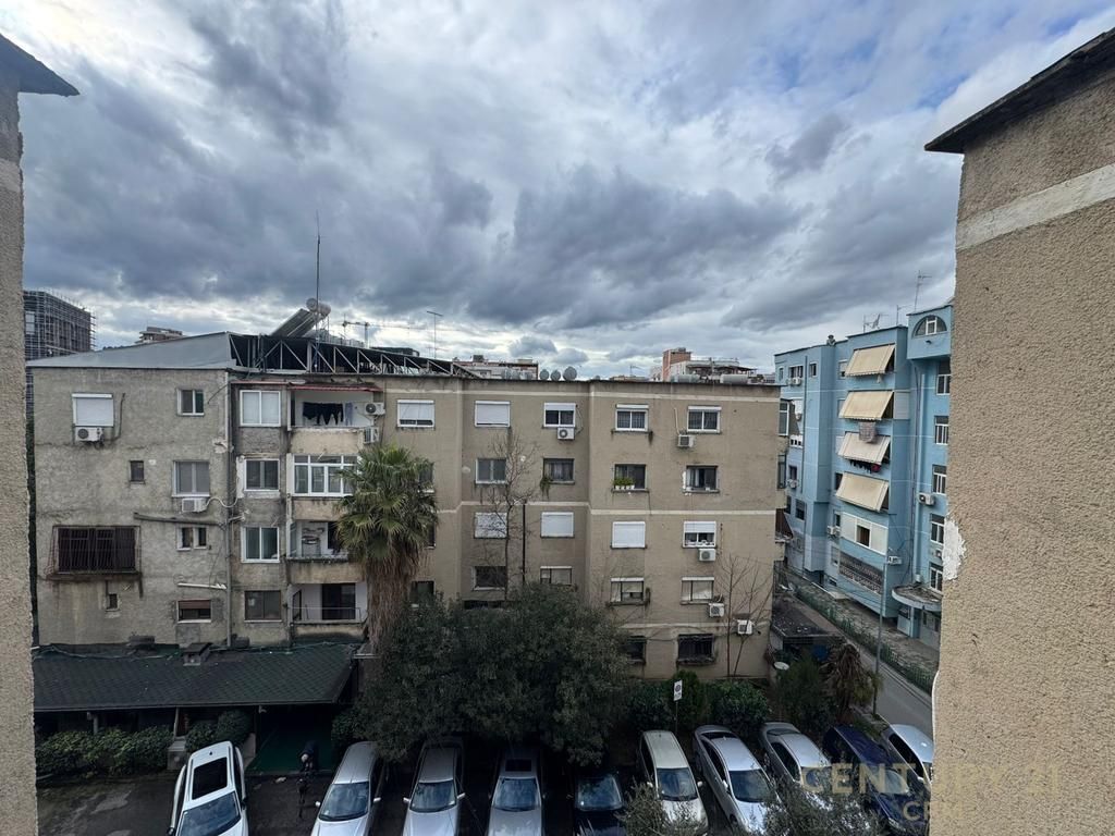 JEPET ME QIRA APARTAMENT/ ZYRE 3+1+2 GARDA,TIRANE