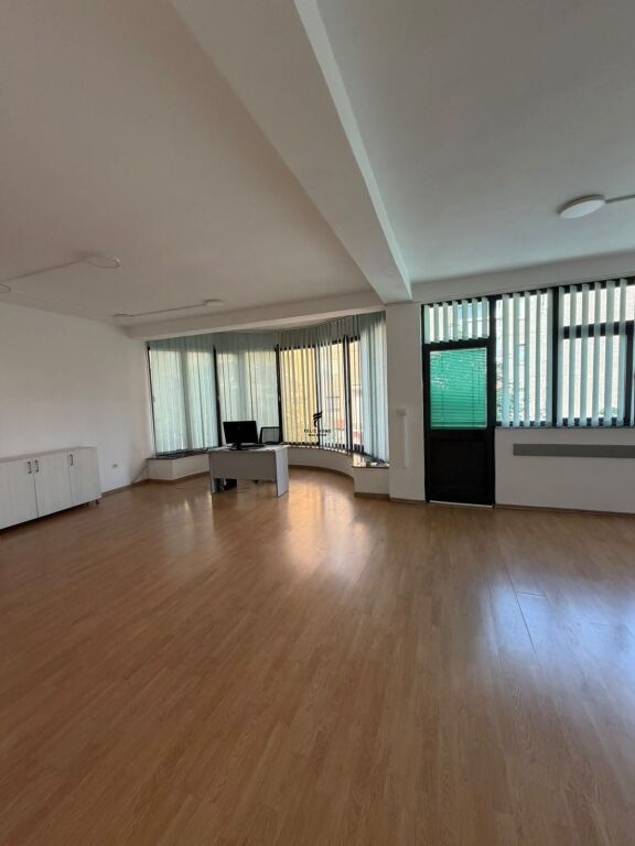 ZYRE ME QERA 200 M2 OXHAKU 200.000 LEKE FH-89509