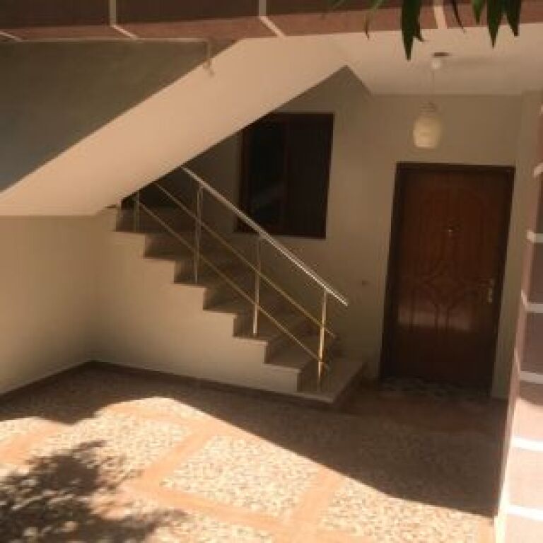 PRIVATE HOUSE – GROUND FLOOR