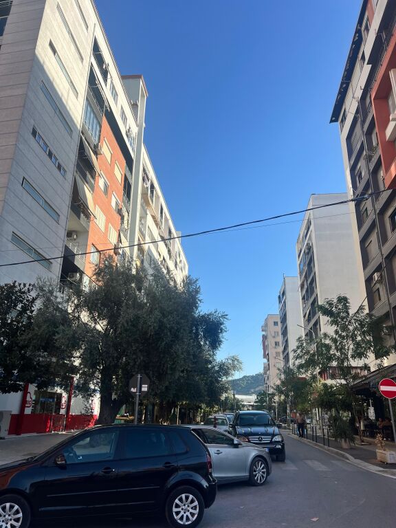 SHITET APARTAMENT 1+1 , Pas Birra Tirana , Yzberisht