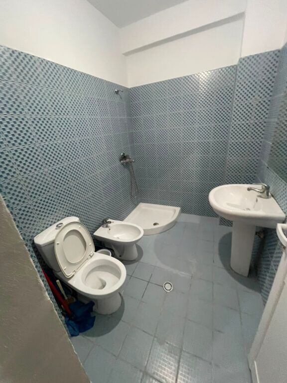 📌Apartament 2+1+2 tualete me qira – Yzberisht !