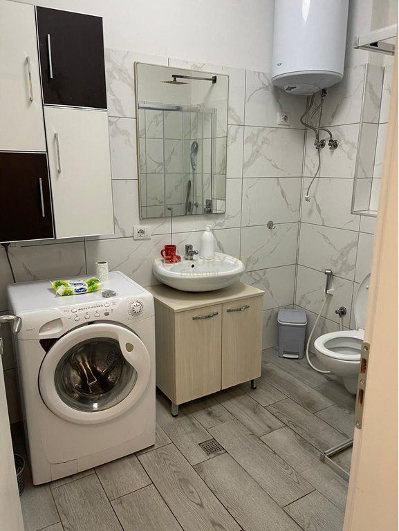Apartament 1+1 Me Qira te Medreseja