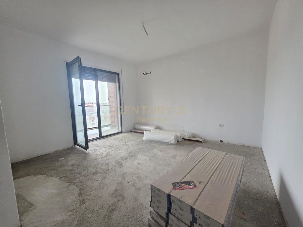 Apartament 2+1 per shitje ne Porcelan