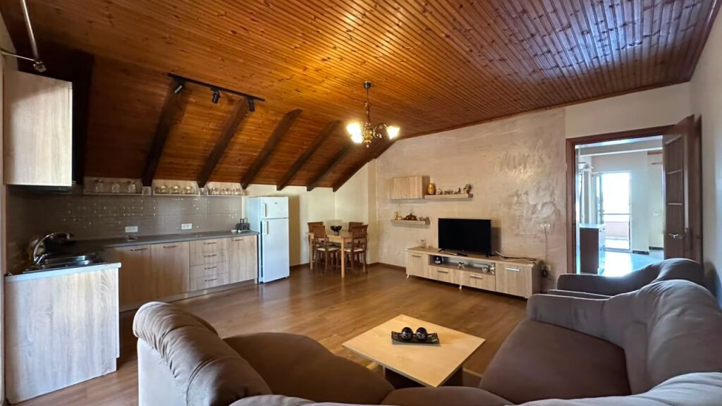Apartament 3+1 per qira tek Xhamlliku