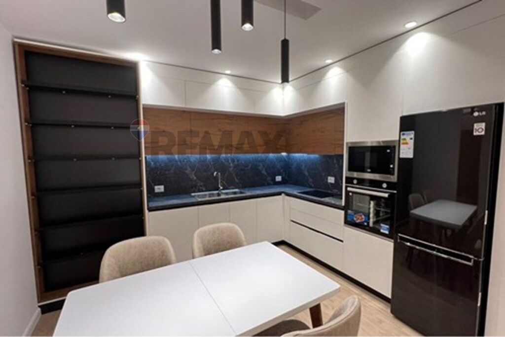 Jepet me qera apartament 2+1+2 tek Zogu i zi  