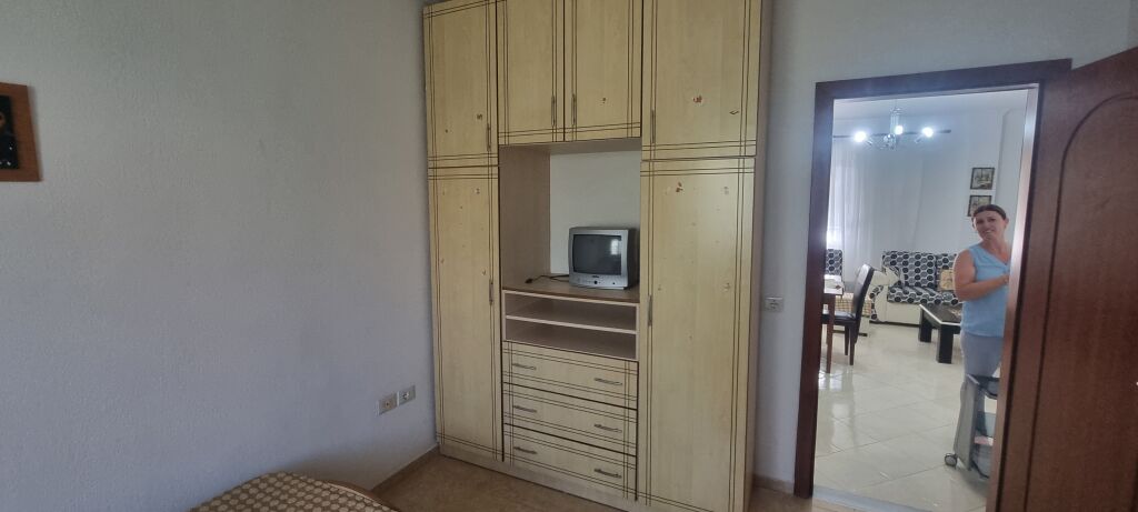 Shtepi private 400 euro ne kombinat