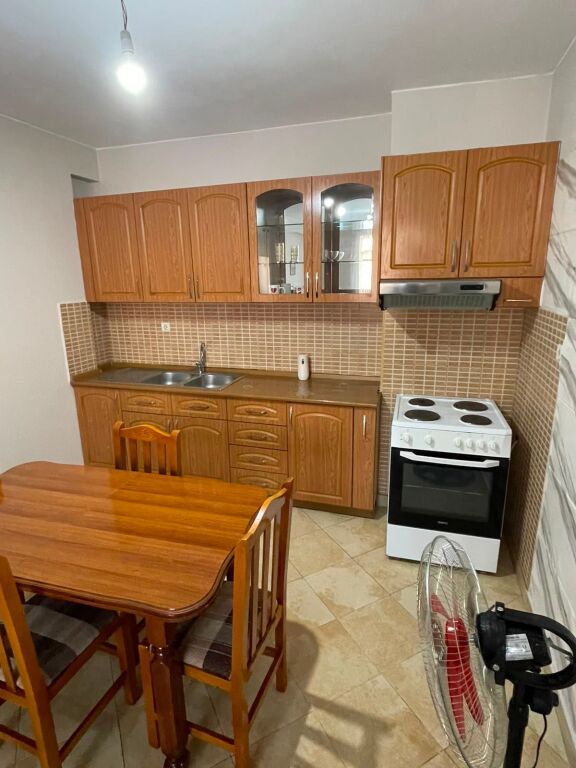 Apartament 2+1 per qera Yzberisht !