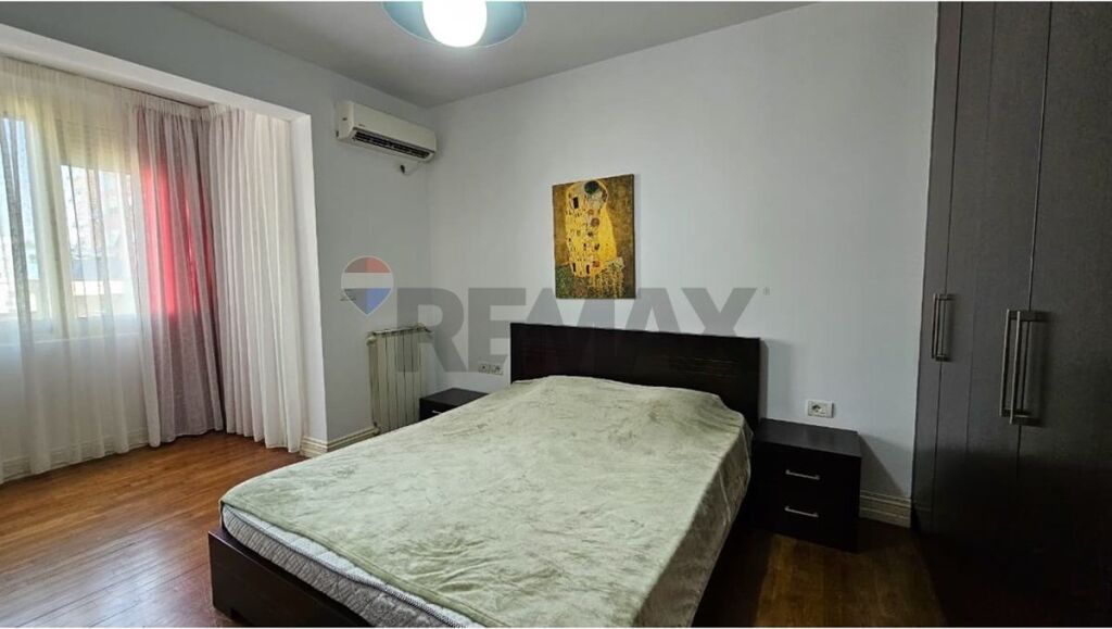 Apartment 2+1 for rent at Willson square.