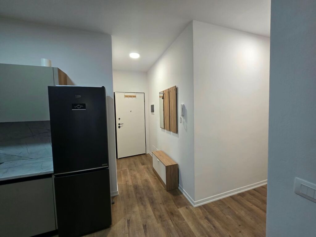 Apartment 2+1+2+P for rent at Tirana Uptown opposite Concord Centre   5 Maji Street, Tirana.  New construction May 2026, Previously uninhabited.  7th floor with elevator.  Orientation: east and northeast.  Area: 95.7 m2  1 balcony  2 bathrooms, one of which has a window.  Parking space included.  Fully furnished,   75,000 Lek/Month