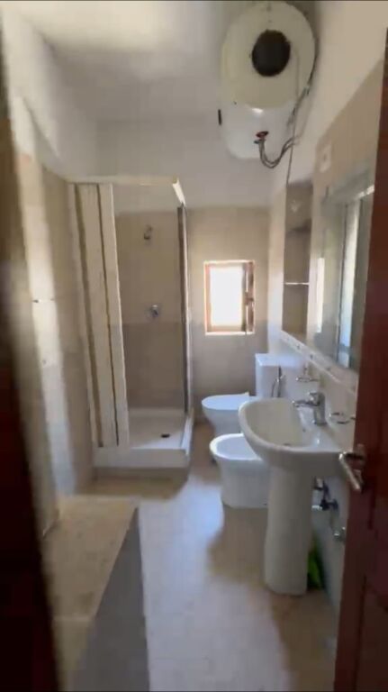 APARTAMENT 2+1. 50000 LEKE.XHAMLLIK