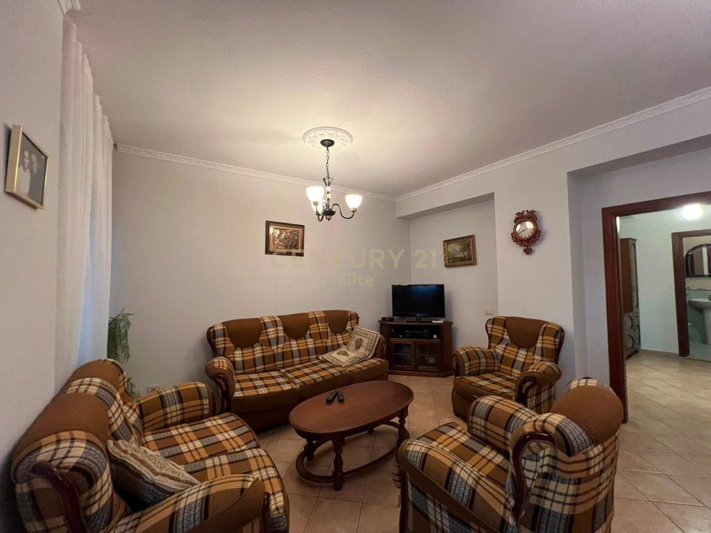 Appartamento 2+1+2 in affitto a Komuna e Parisit!