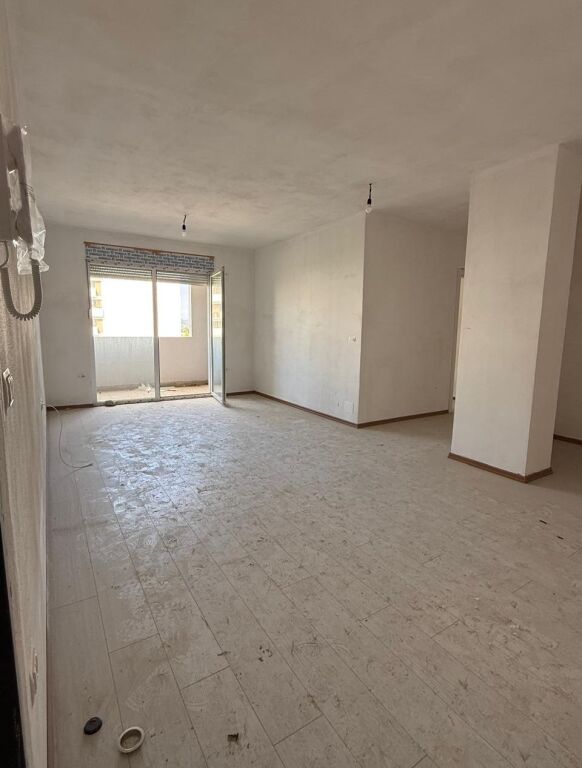 Shitet apartament 2+1+2 tualete Rrg 5-Maji