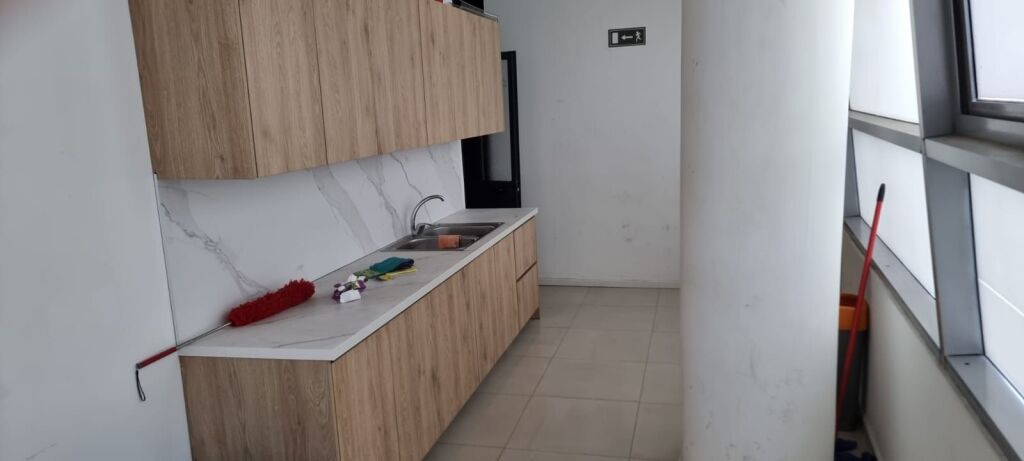 Jepet me qira ambient biznesi – Pranë Shkollës “Ismail Qemali”