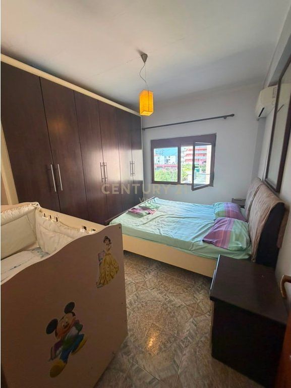 Apartament 3+1 me qira tek Stadiumi ,Durres !!