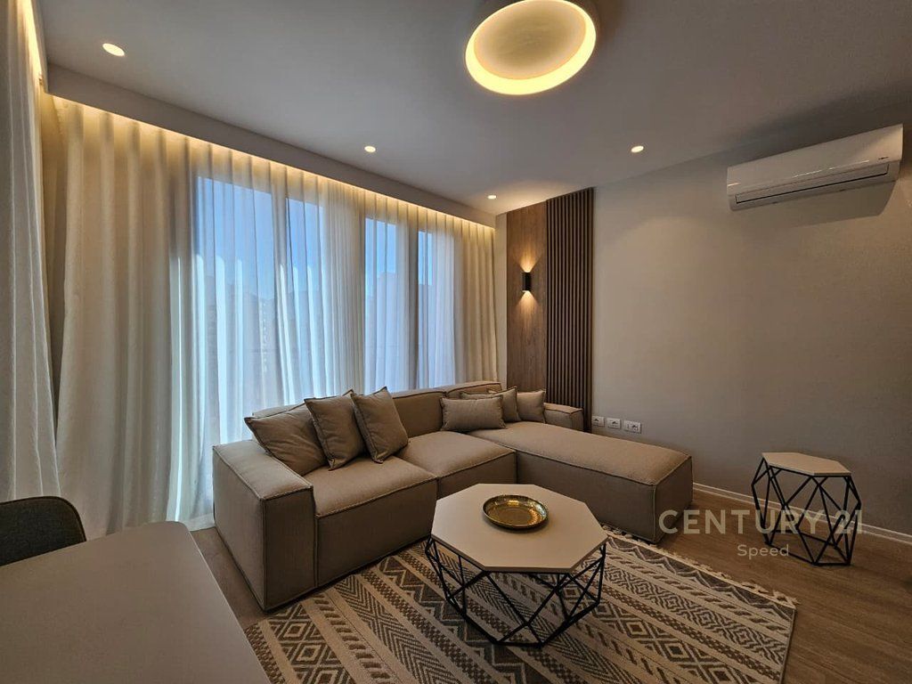 Ofrojme apartament 1+1 dhe post post parkimi per qira tek Rruga Barrikadave !