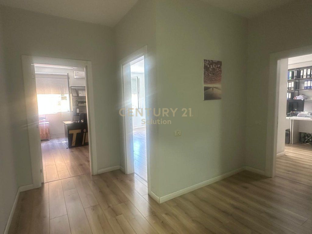 SHITET APARTAMENT 2+1+2 RRUGA E KAVAJES
