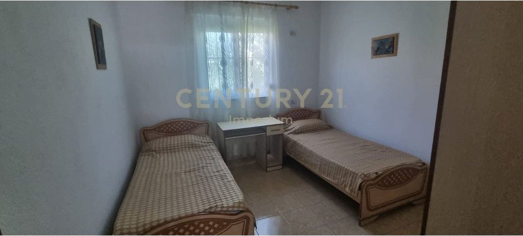 🏡 Shtëpi Private 2+1 me Qira – Kombinat, Tiranë