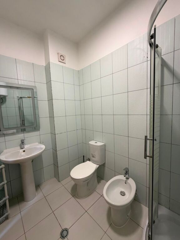 Qera,Apartament 1+1 ,Yzberisht,pas Spitalit Ameriakan 3
