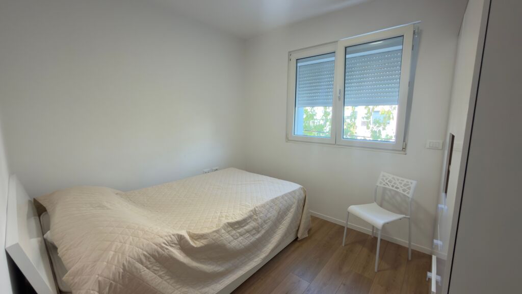JEPET ME QIRA APARTAMENT 3+1,Prane Pazarit te Ri ,🏷️75.000Leke