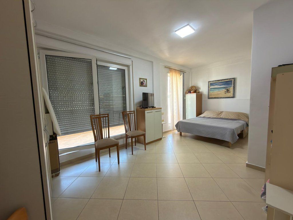Kompleksi Gener 2, Shesim apartament 2+1 me verandë