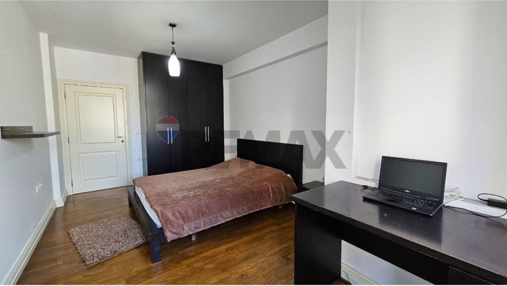 Apartment 2+1 for rent at Willson square.