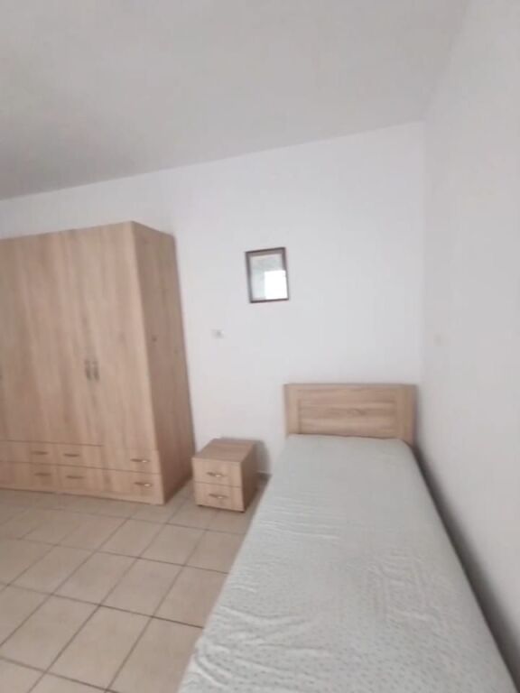Rent | Shtëpi private 1 + 1 | Spitali Universitar i Traumës (SUT) | 450 €/month