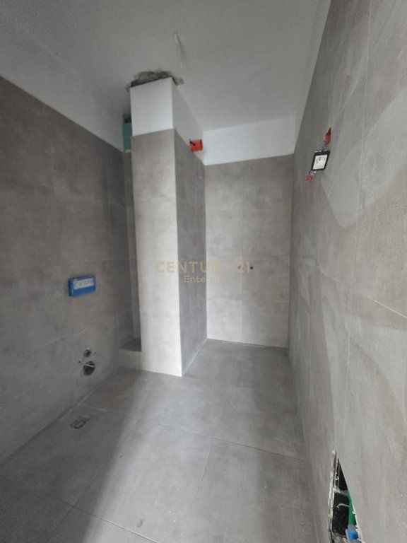 Apartament 2+1 per shitje ne Porcelan