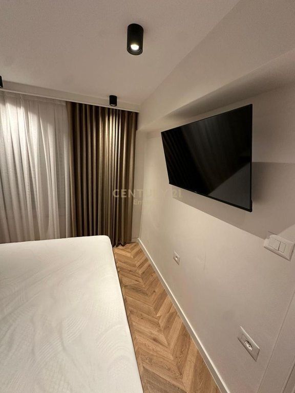 Prane Kompleksit Grand - Jepet 2+1+🅿️ Perfshire Investim Luxury 750 € /Muaj 70,000 Lekë /Muaj