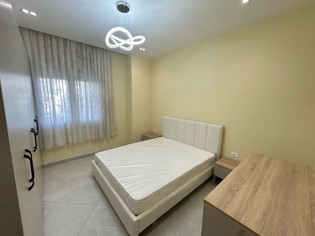 Apartament i ri per here te pare 40,000 leke me qira