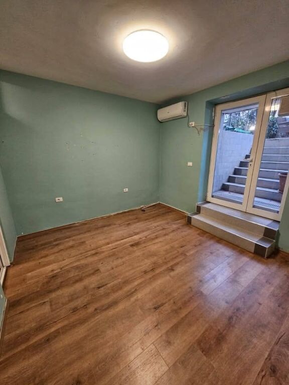 BUSINESS PREMISES FOR RENT 30M2 - NEAR BLOK, TIRANA