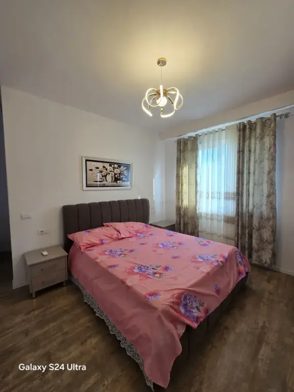 Affittasi Appartamento 1+1 Di Fronte Alla Scuola Zoja e Këshillit të Mirë