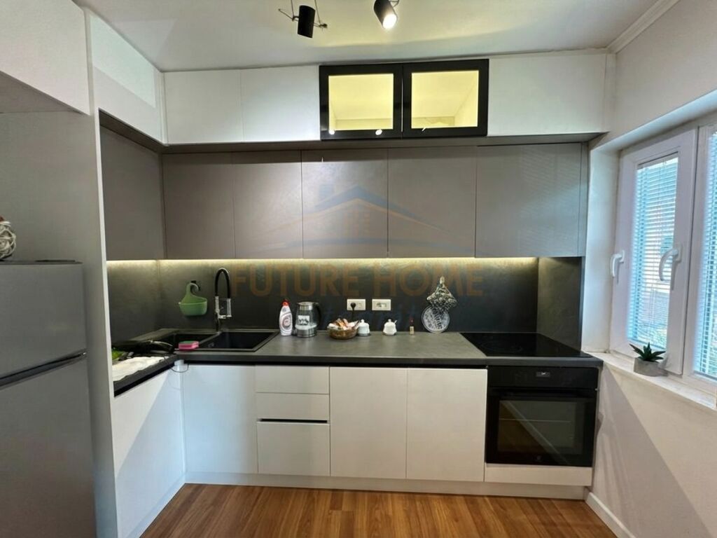 Shitet, Apartament 1+1, Selvia, Tiranë.