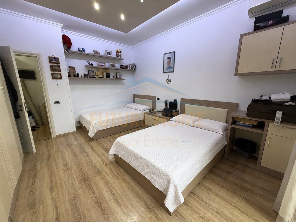 Shitet, Apartament 2+1+2 , Liqeni i Thatë, Tiranë.