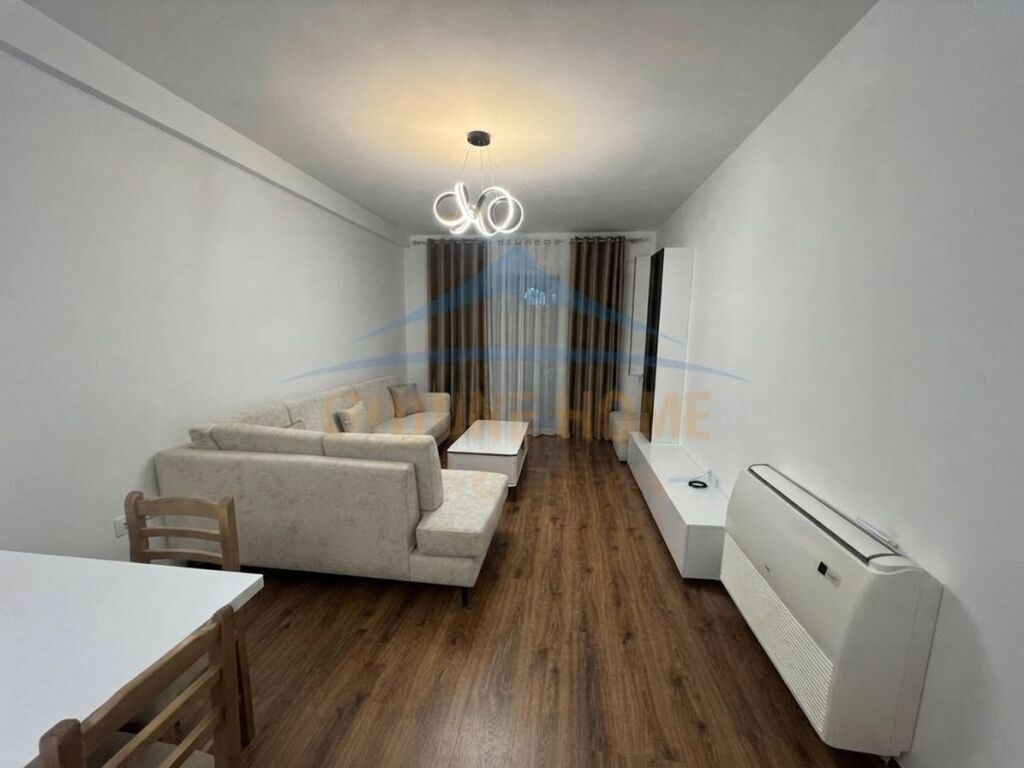 Shitet, Apartament 1+1, Kompleksi E-88, Laprakë