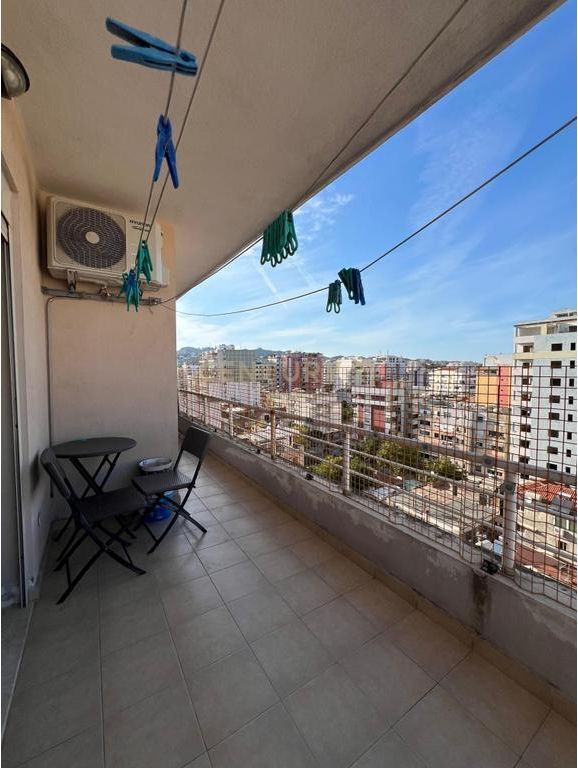 Apartament 1+1 per Qera prane Ish-Rajonit, Durres!