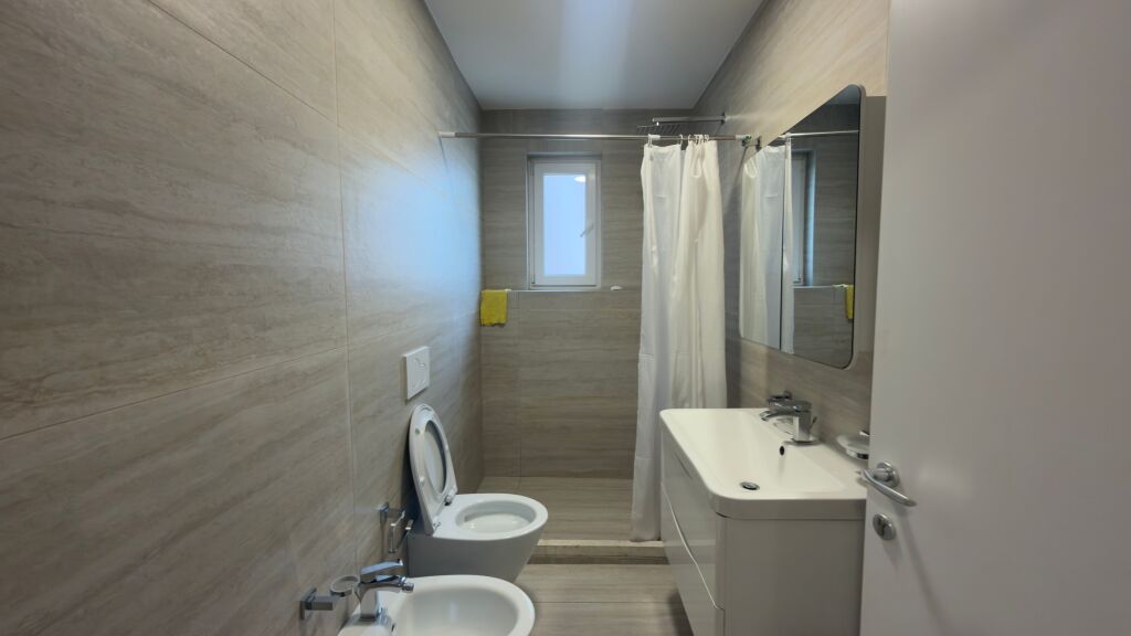 Jepet me qira apartament 3+1+2