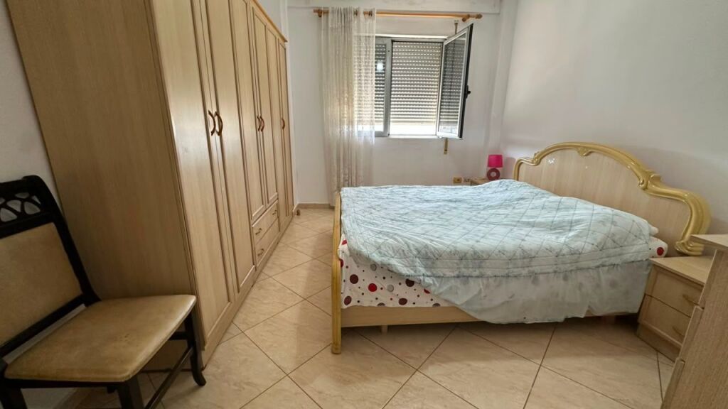 Jepet apartament 2+1+2 me qira – Rruga Fotuzi